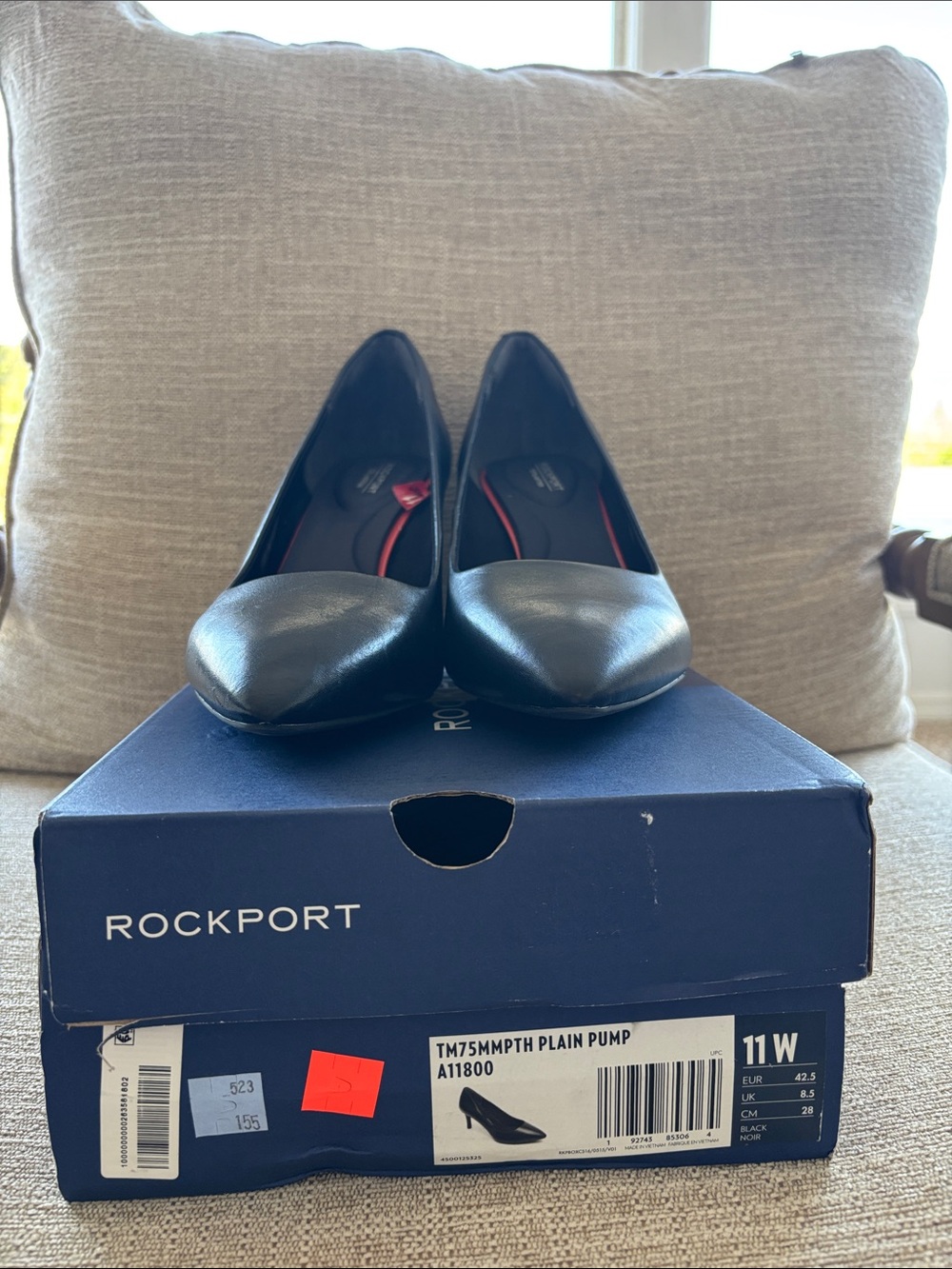 Rockport Black Leather Pointed-Toe Pumps